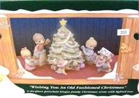 Precious Moments- Wishing you an old fashioned xma