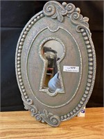 Keyhole Mirror