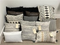 16PC ASSORTED PILLOWS