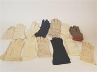 12 pair of short gloves