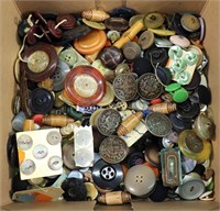 Lot of Unsorted Vintage Buttons