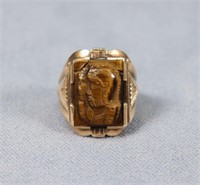 10K Gold Man's Carved Stone Ring, 8.9g