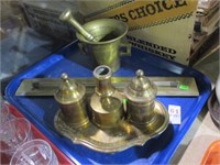 BRASS LOT W/MORTAR AND PESTLE, PLAQUE AND CANDLE