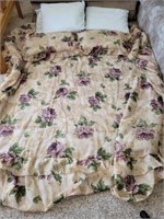 Full Size Bed Spread w/ Throws