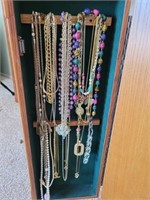 Necklaces & Beads