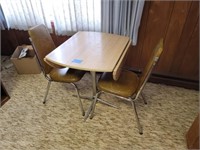 Small Kitchen Table w/ 2 Chairs Drop Leaf 28" x