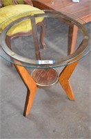 Glass Top Vintage End Table. Glass has Chip