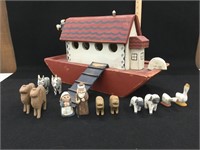 Wooden Ark w/animals