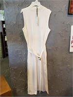 WOMEN'S MEDIUM LONG WHITE DRESS
