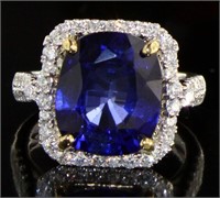 18kt Gold 9.11 ct Cushion Sapphire & Diamond Ring