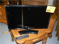 24" LG FLAT SCREEN TV WITH REMOTE