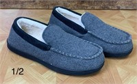 Mens Slippers (size 11)