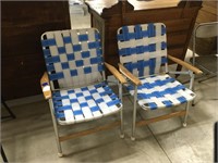 2 Folding Lawn Chairs