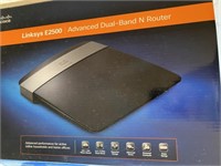 Linksys e2500 advances dual band router