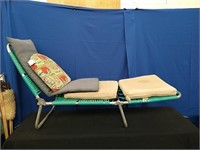 Folding Lounge Chair with Cushions