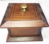 Wooden Box w/ Lid 6"x4" tall