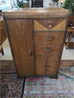 Vintage wooden Knechtels furniture dresser.