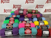 Miscellaneous lot of over 20 skeins of yarn