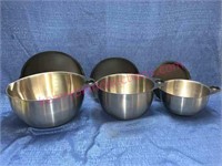 Nice Pampered Chef stainless steel mixing bowls