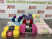 Miscellaneous lot of skeins of yarn