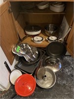 CONTENTS OF CABINET & UTENSIL DRAWER PANS PYREX