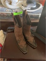 ARIAT SQUARE TOED COWGIRL BOOTS SZ 9.5
