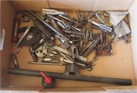 Various tooling items including taps, etc.