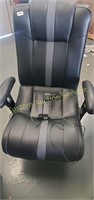 Gaming chair, w/ power cord