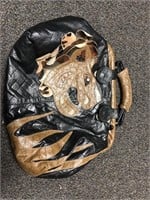 Vintage Samir piece leather purse with roaring lio
