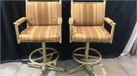 2 Matching Swivel Counter Chairs W8A