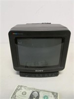 Vintage Sony KV-8AD10 Trinitron Portable Color TV