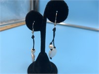 Freshwater pearl earrings                (I 99)