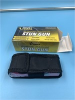 Stun gun 18,000,000 volts                (I 99)