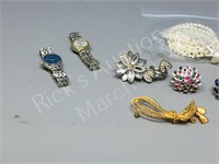 flat- costume jewellry, bangles, earrings, rings