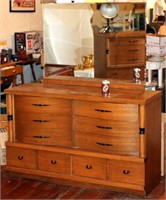 Very Nice Oak Wood Chest of Drawers w Mirror