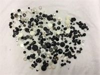 Collection Black & White Glass Sewing Buttons