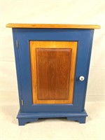 SMALL WOODEN CABINET