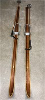 Vintage Bonna snow skis, excellent