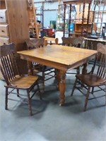 Table w 4 chairs Primitive Oak