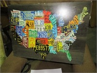 PAINTED LICENSE PLATES OF US MAP ON WOOD