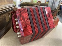 Childs Accordion, Missing Buttons