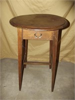 Vintage Round Oak Table as-is 17 3/4" x 28"