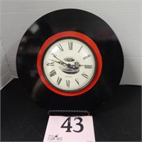 BATTERY OPERATED WALL CLOCK 10 IN