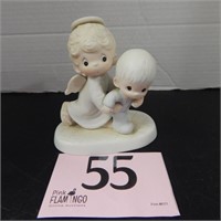 PRECIOUS MOMENTS "BABY'S FIRST STEP" FIGURINE 5