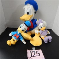 LOT OF DONALD DUCK PLUSHIES