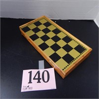 PORTABLE MAGNETIC CHESS GAME
