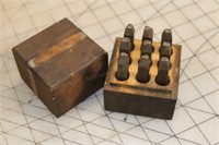 9pc 1/4" number punch set w/ wood case