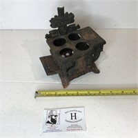 Queen Miniature Cast Iron Stove