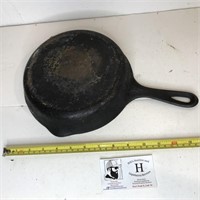 Wagner Ware Cast Iron Skillet - Smaller