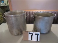 2 aluminum pots